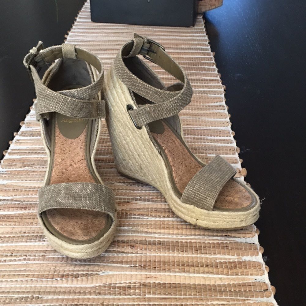Enzo Size 8 1/2 platforms. Olive and jute.